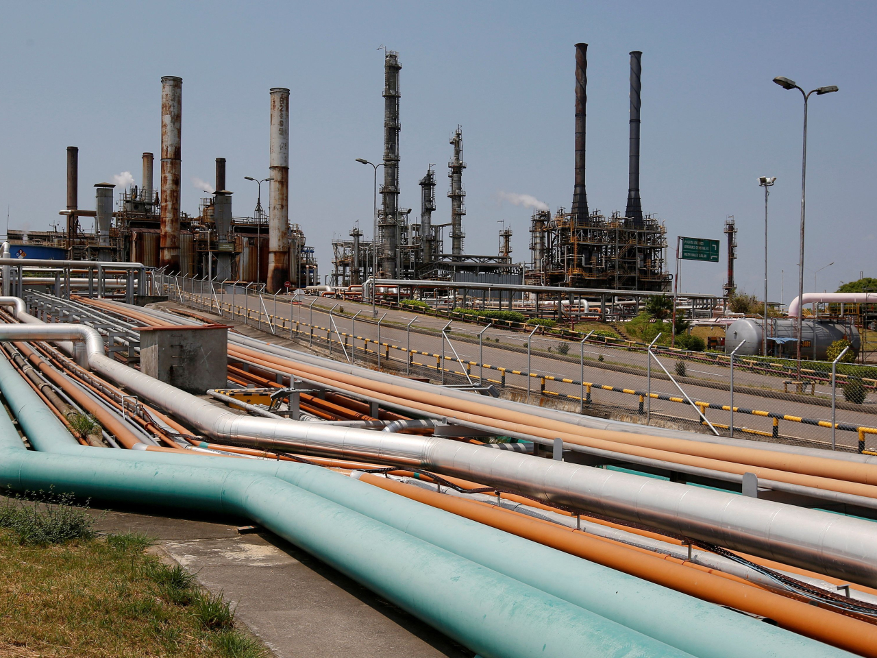 英美期油都跌約1.9%收市，連跌3個交易日。（法新社資料圖片）