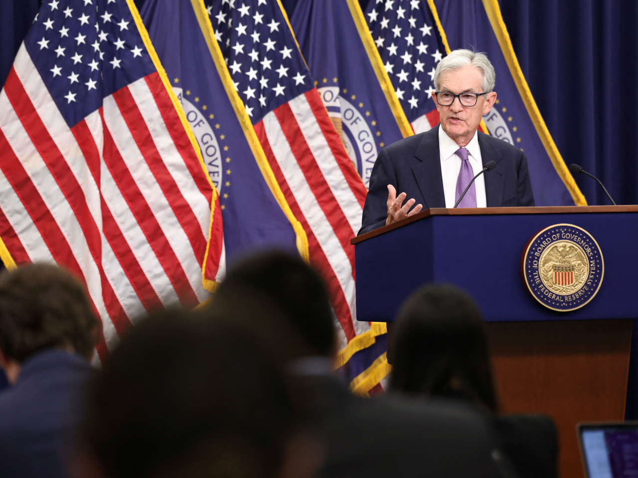 鮑威爾表示,聯儲局有參考ADP就業數據等,但私人市場數據不能取代政府統計數據。(路透社)