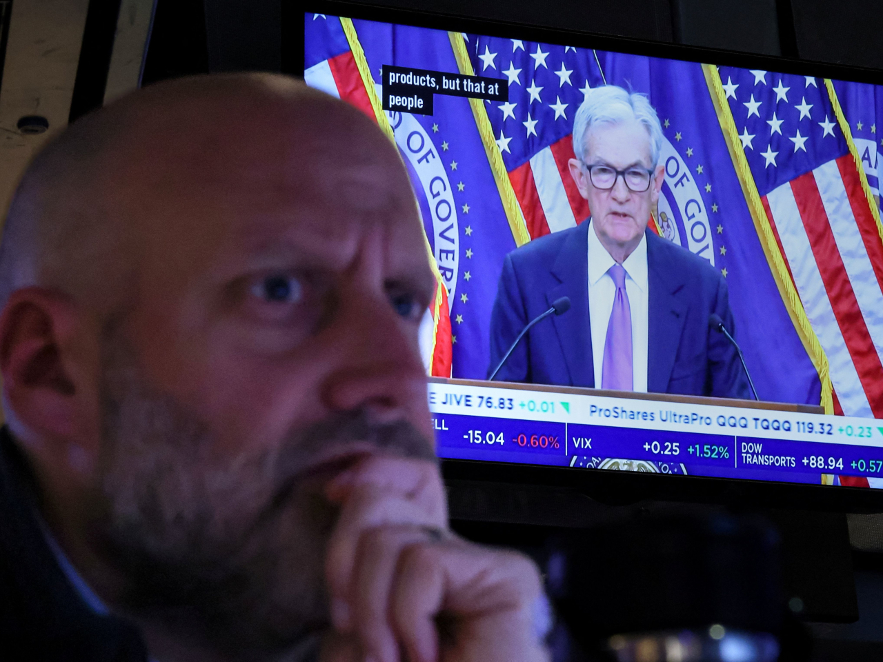 美股3大指數早段再創新高,收市個別發展,道指倒跌74點,標普500指數近乎持平,納指升約0.6%。(路透社)