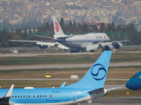 習近平乘坐專機抵達南韓釜山