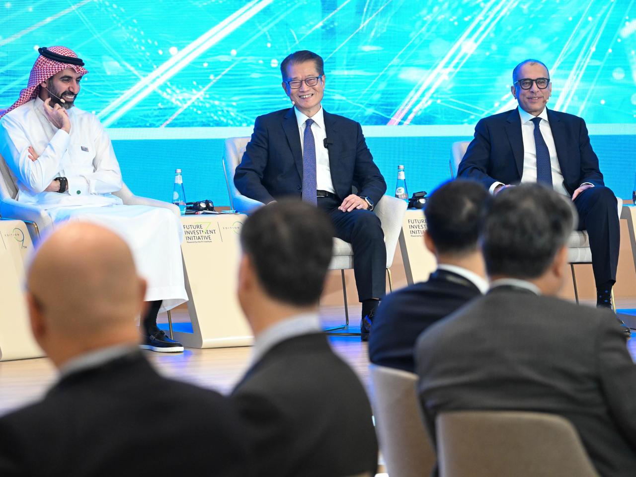 陳茂波（中）出席未來投資倡議大會，並參與由滙豐舉辦的早餐會。（政府新聞處）