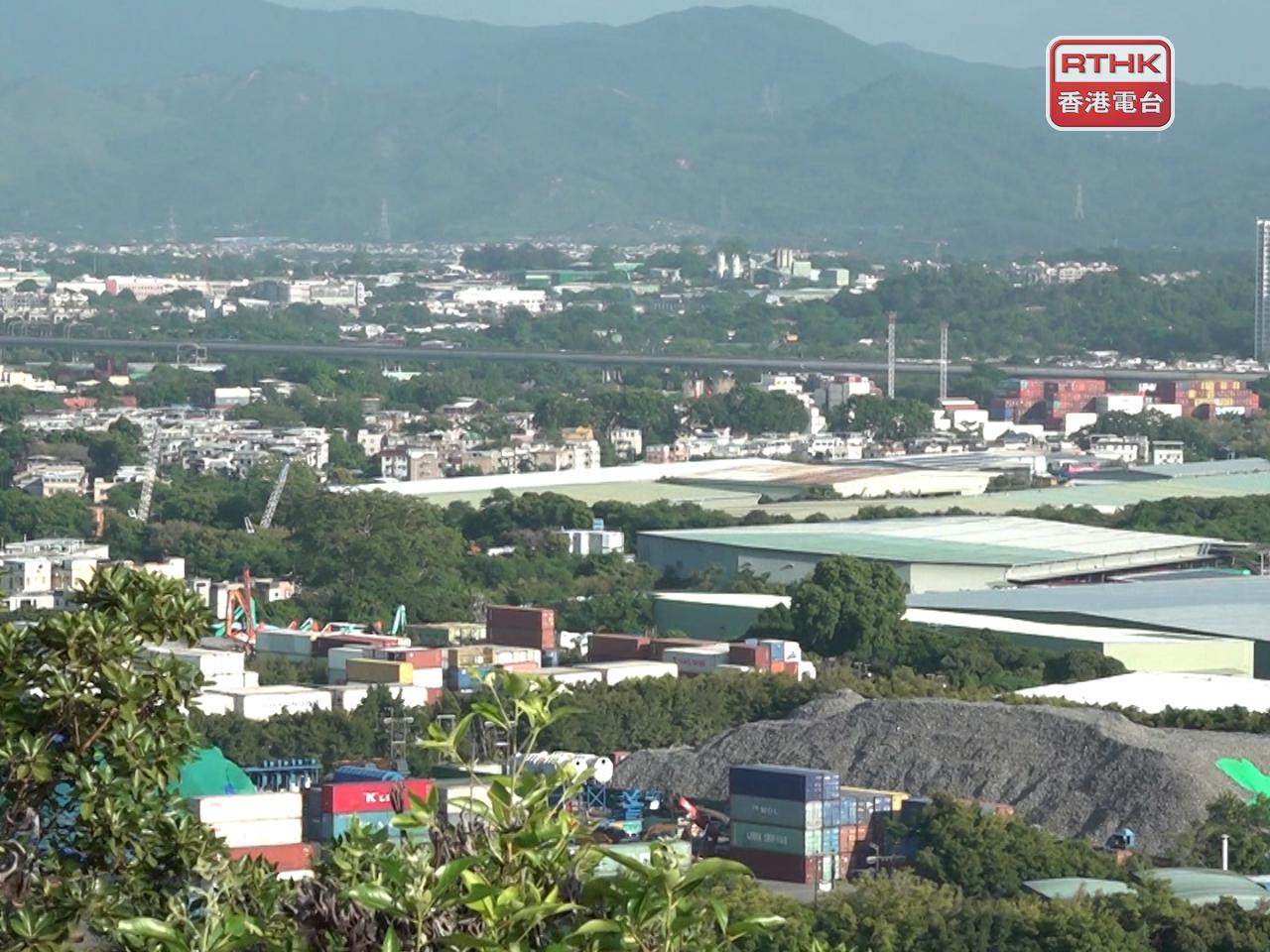 地政總署聯同相關政府部門今日就洪水橋厦村新發展區第二期進行聯合行動。(港台圖片)