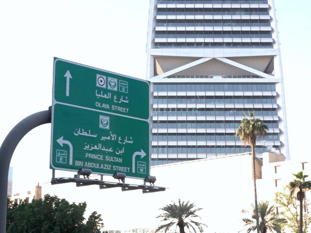 陳茂波說，中東地區公司來香港上市興趣大。（港台圖片）