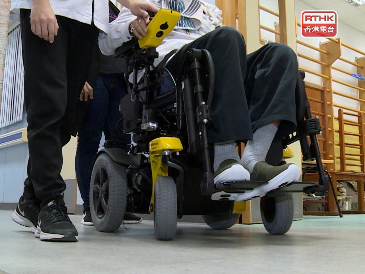 港鐵希望鼓勵殘疾人士積極參與社區活動。(港台圖片)