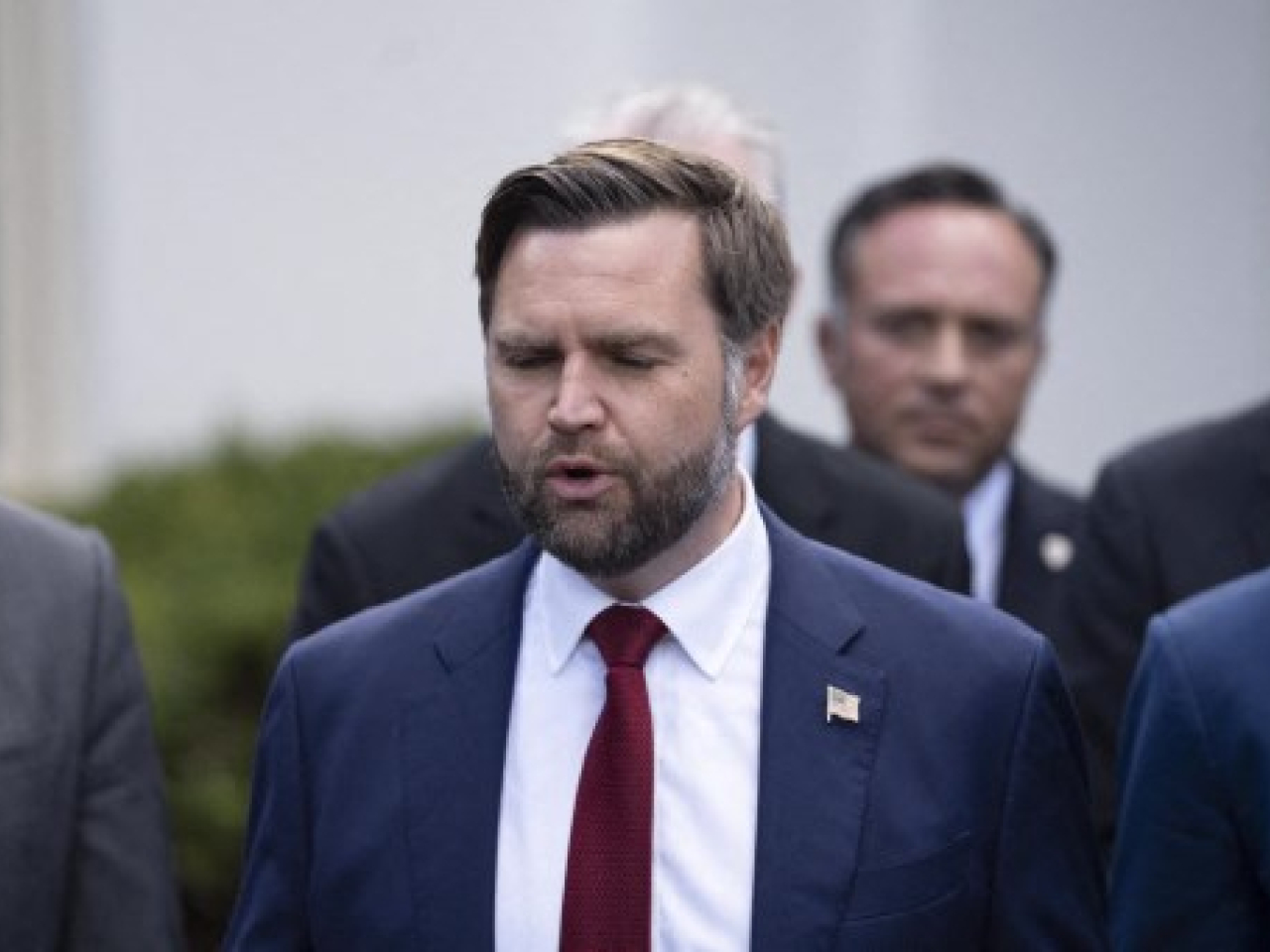 萬斯警告說,若停擺持續到11月下旬的感恩節假期旅遊季節,美國航空交通可能面臨一場災難。(法新社)