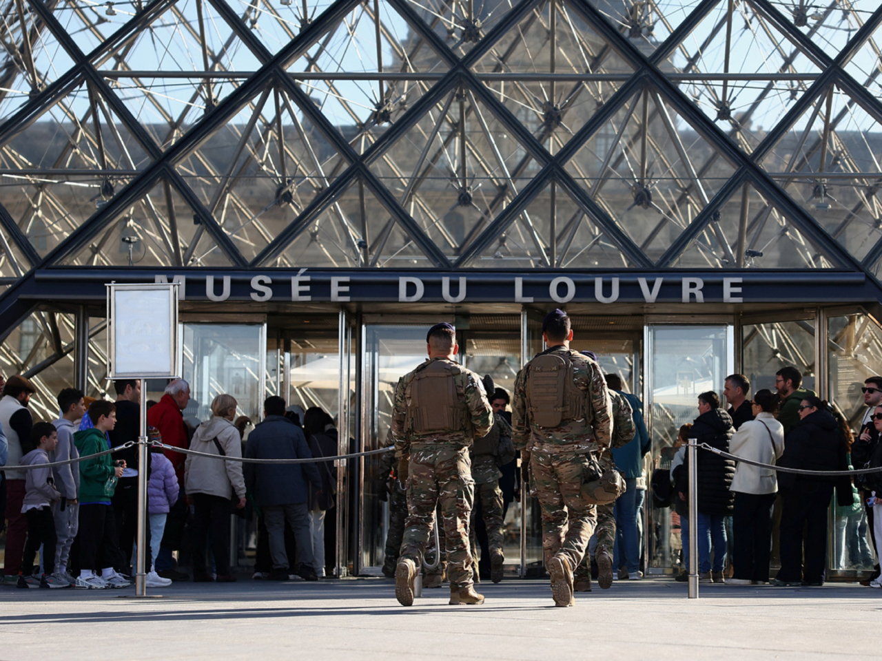 鑒於巴黎羅浮宮博物館（圖）劫案，希臘計劃加強文物安全防護。（路透社資料圖片）