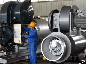 周洪禮預期，隨著中美就貿易問題進行協商，內地製造業PMI短期有機會重返擴張水平。（新華社資料圖片）