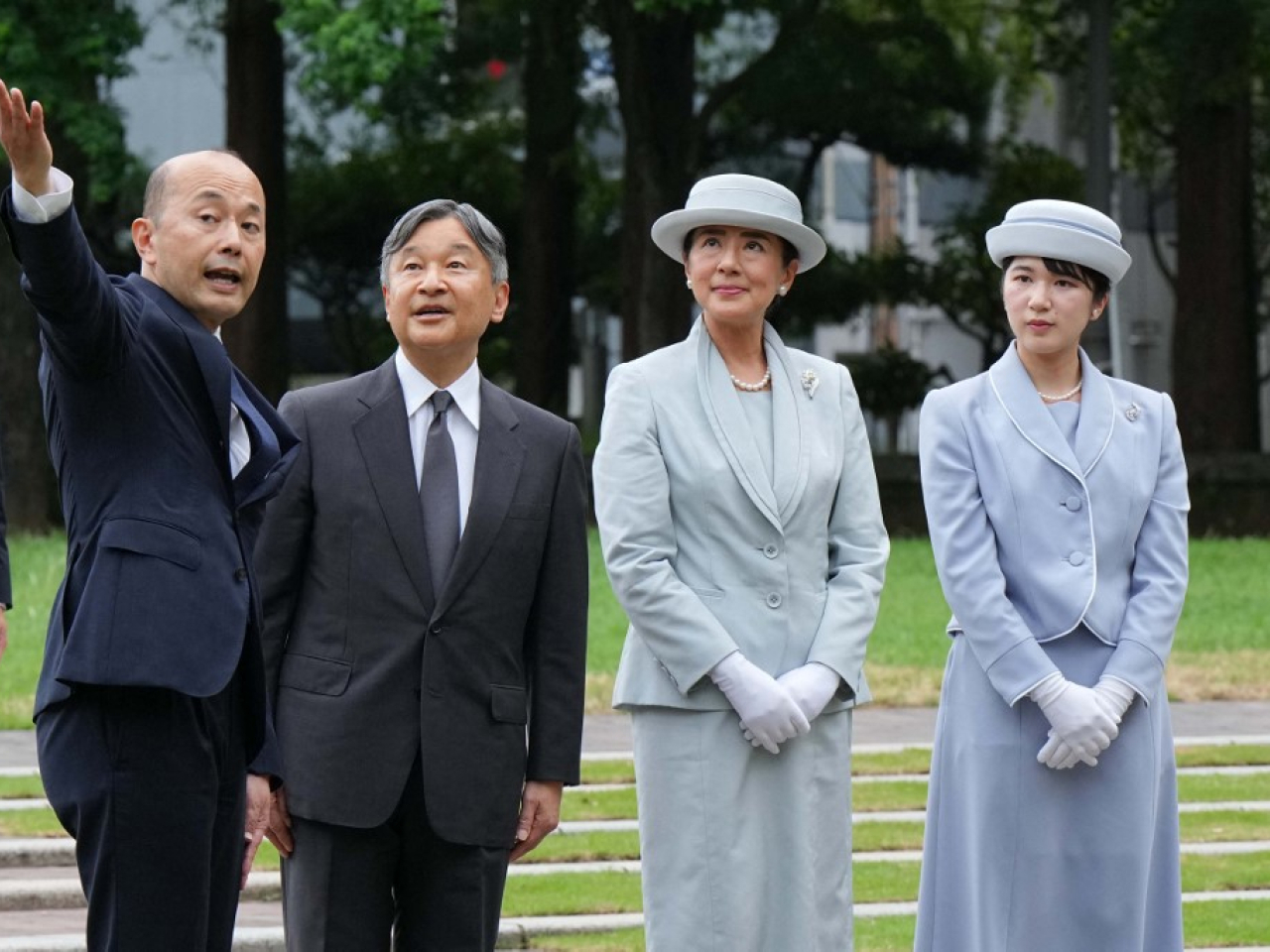 Nagasaki mayor Shiro Suzuki (left), showing the Japanese royal family around Peace Park in September, said Donald Trump's nuclear testing directive puts into question his eligibility for the Nobel Peace Prize. File photo: AFP