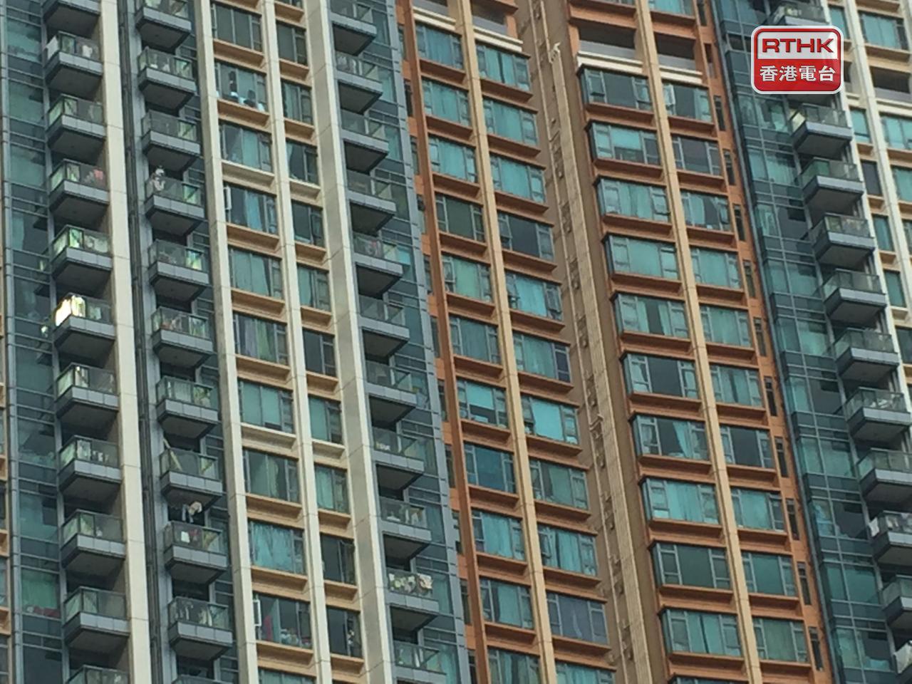 截至9月底，本港負資產住宅按揭貸款有31449宗，較6月底減少6357宗。（港台圖片）