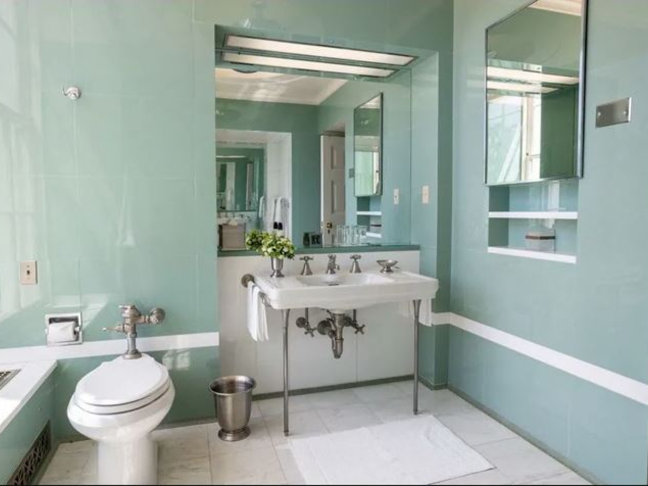 The Lincoln Bathroom prior to US President Donald Trump's renovation. Photo courtesy of realDonaldTrump/TruthSocial