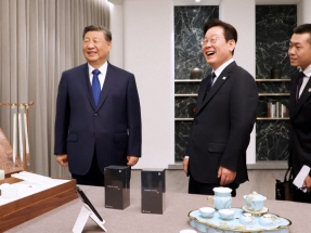 中韓領導人互贈禮物　習近平送上小米手機