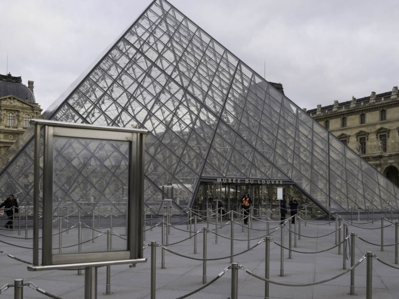 French authorities say two more suspects have been arrested in connection with the Louvre Museum robbery. File photo: AFP.