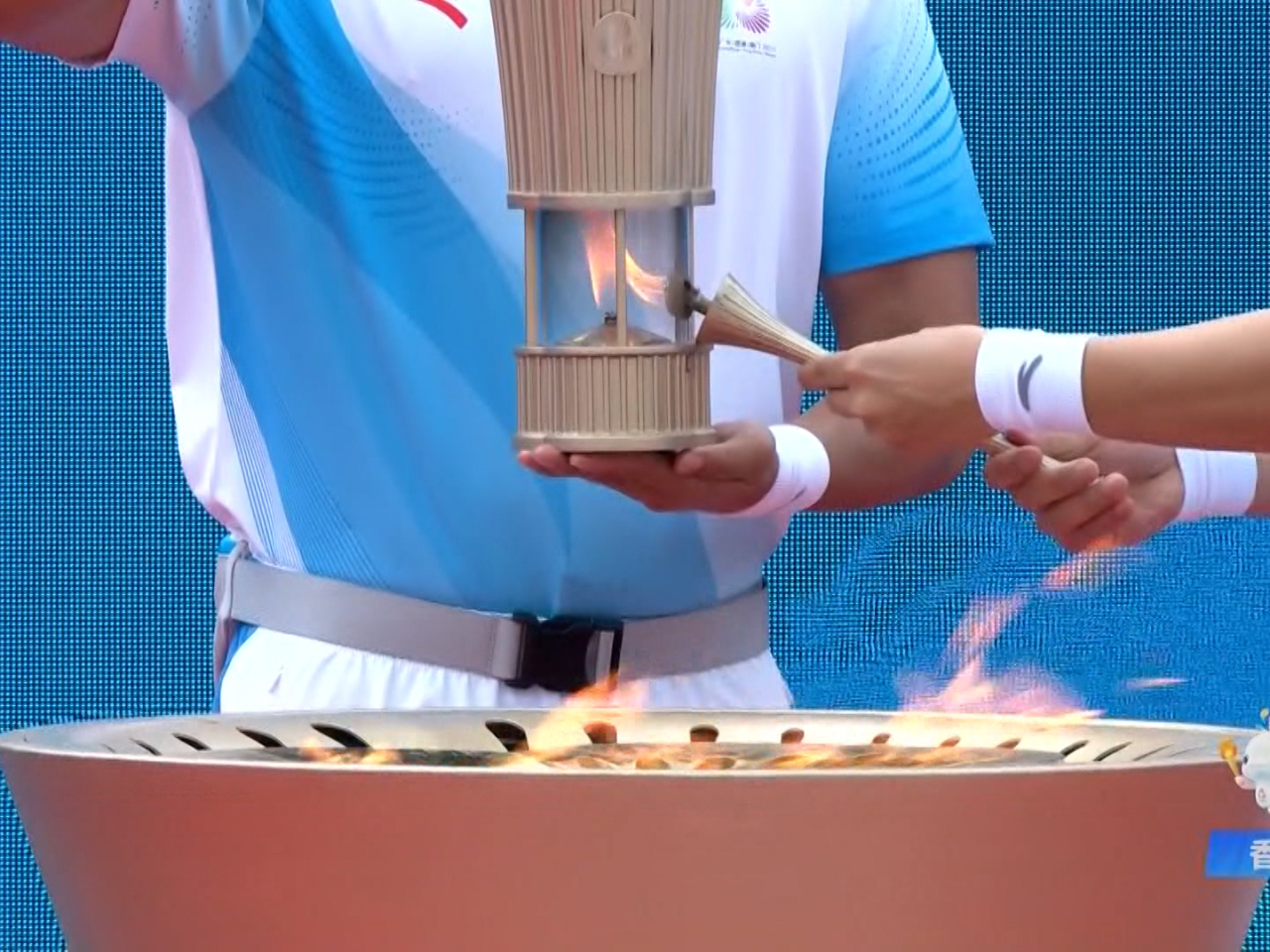 十五運會香港站火炬接力傳遞結束，歷時約一個多小時，並在終點啟德體育園中央廣場進行收火儀式。