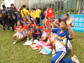 十五運會｜香港火炬傳遞　市民師生沿途打氣感受熱烈氣氛