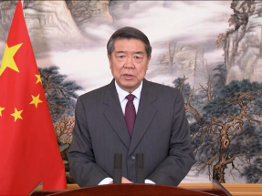 何立峰稱中方高度重視促進全球經貿穩定　通過協商對話管控分歧