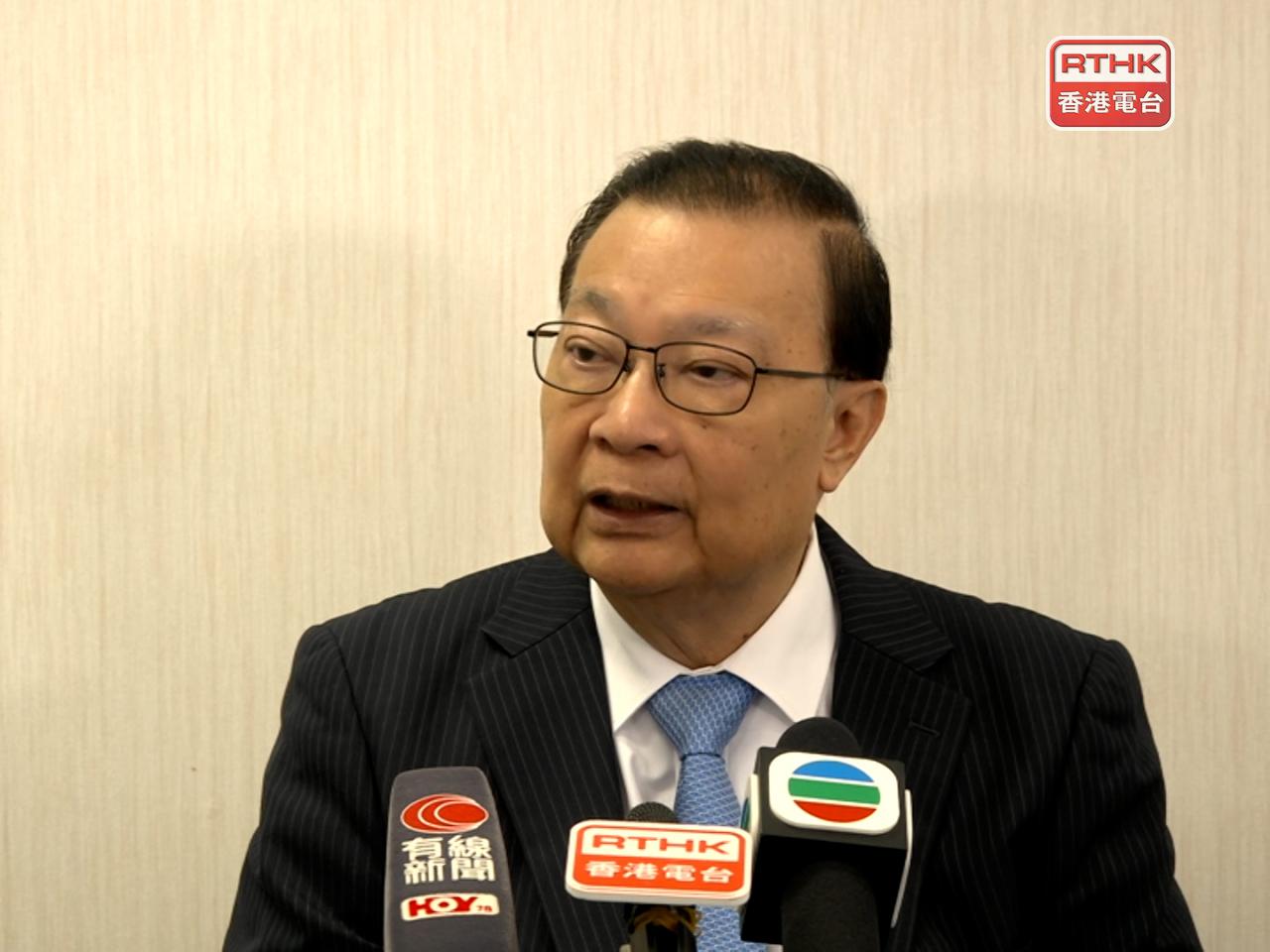 譚耀宗表示，有網上謠言中央操控或極大干預選舉工作，因此港澳辦要及時澄清、批評謬誤，反擊錯誤言論，令大家對選舉有信心。（孔令輝攝）