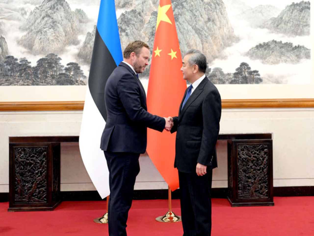 王毅會見愛沙尼亞外長查赫克納時表示，中方願同歐方商簽自貿協定。（外交部圖片）