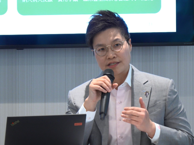 馬凱雲說,重新檢視收費是回應病人的需求。(港台圖片)