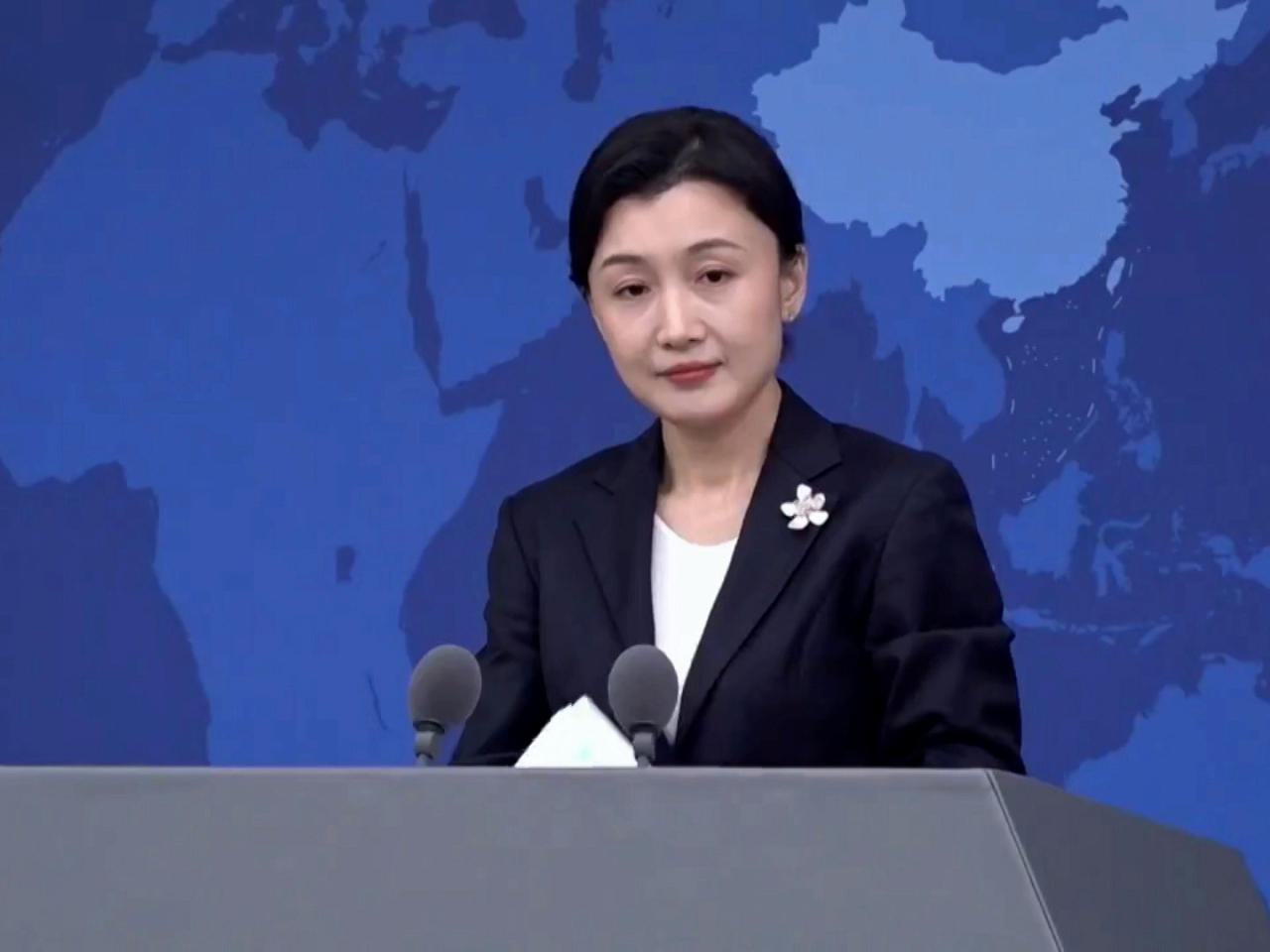 張晗說日方有關行徑嚴重違背一個中國原則，中方堅決反對。（央視新聞）