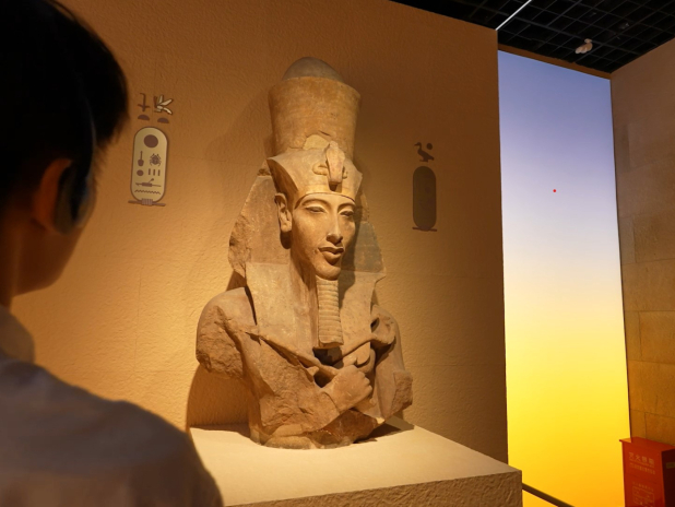 國泰貨運最近將一批共250件、總重量達30噸的稀世文物,從上海安全運抵香港。(國泰圖片)