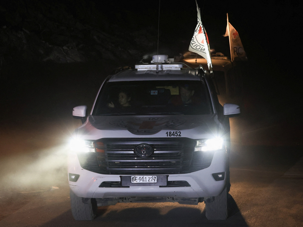 哈馬斯當地星期三，再透過紅十字會，向以色列移交被扣押人員遺骸。（路透社）