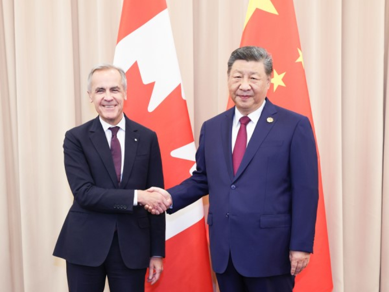 習近平早前出席南韓慶州亞太經合組織峰會期間會見卡尼。（外交部網站圖片）