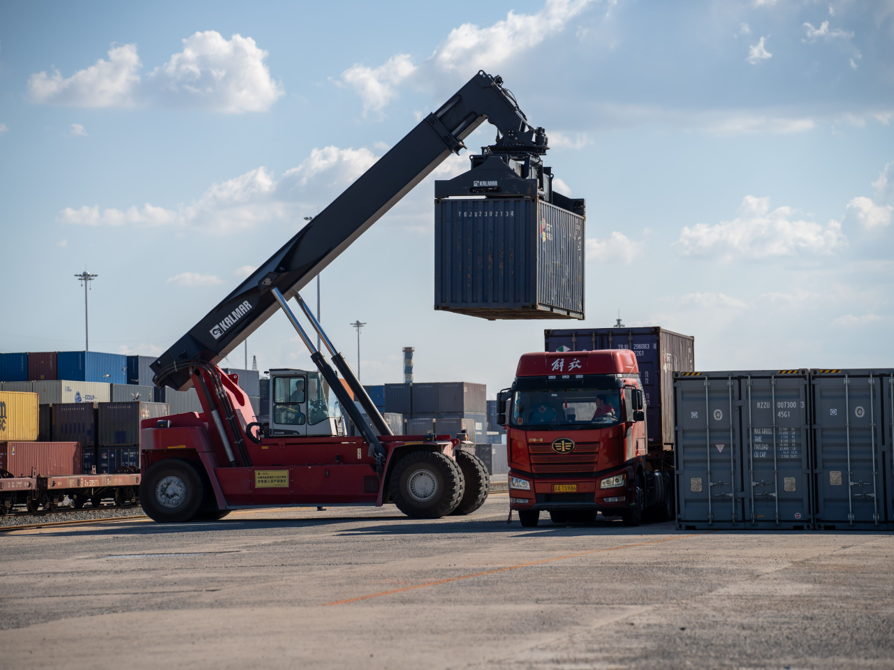 內地10月以美元計價出口按年轉跌1.1%，差過市場預期。（新華社資料圖片）