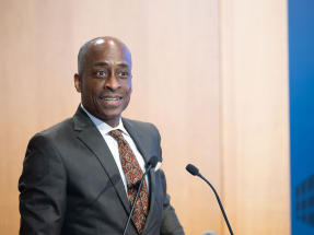 傑斐遜表示，隨著貨幣政策趨向中性立場，緩慢減息做法合理。（聯儲局圖片）