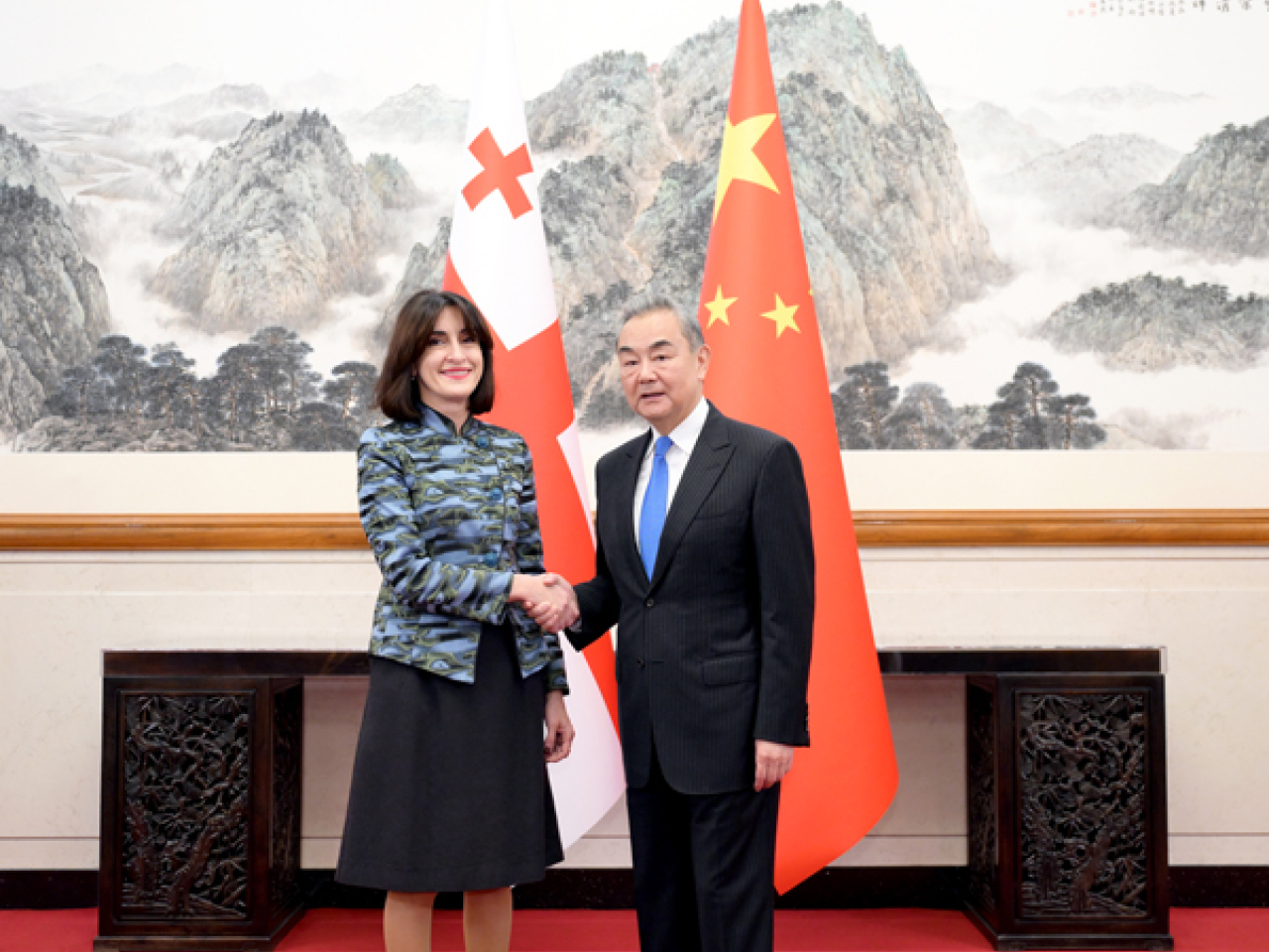 王毅與格魯吉亞外長博喬里什維利舉行會談。 （外交部網頁圖片）