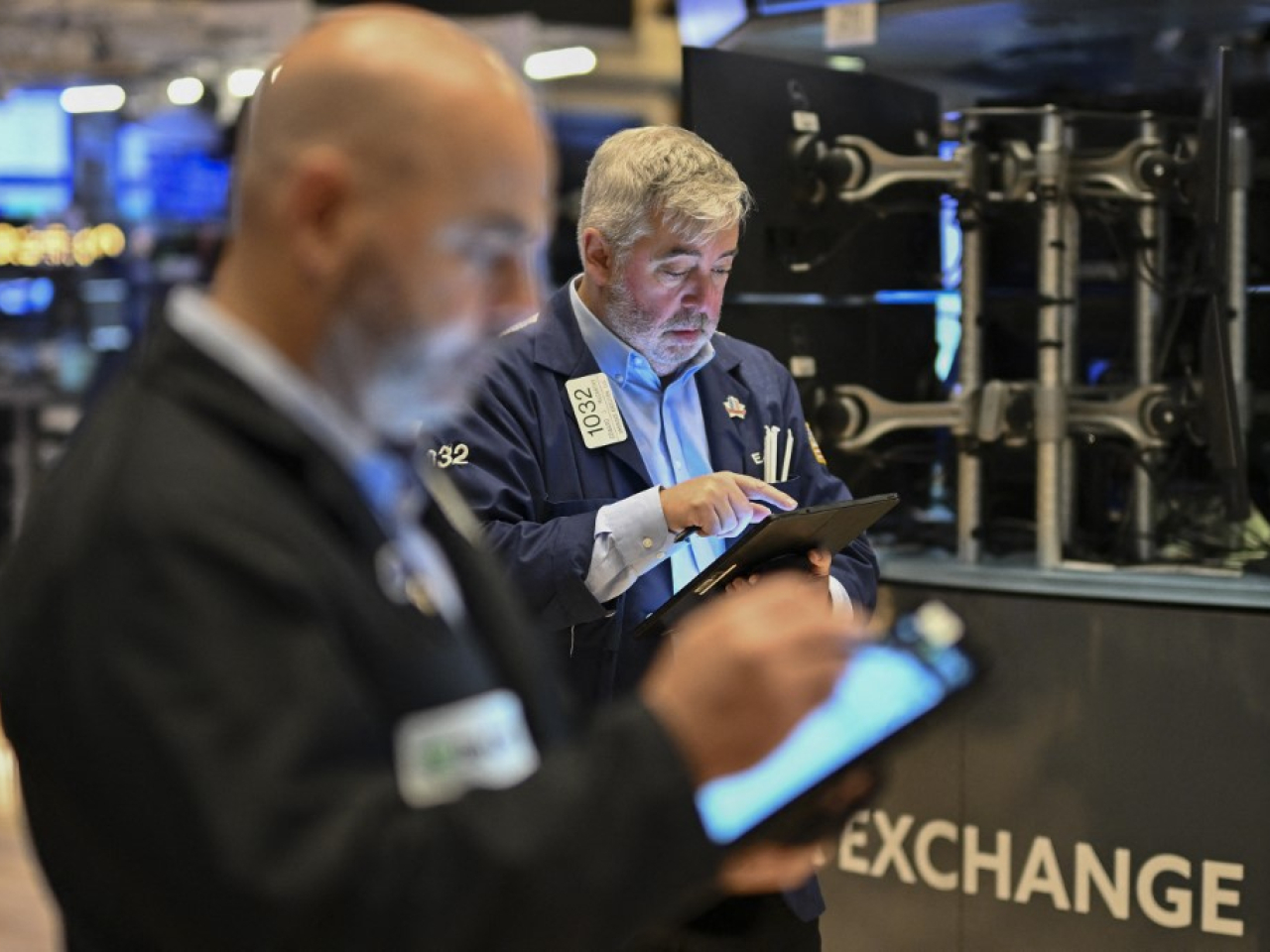 美股初段下跌，科技股沽壓較大，納指跌約1.3%。（法新社資料圖片）