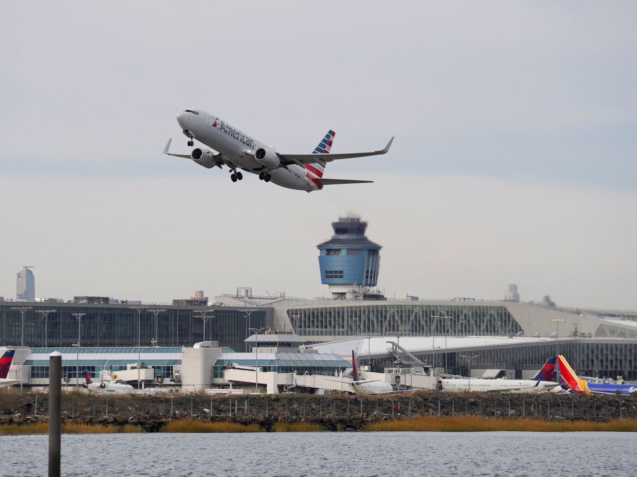 美國40個繁忙機場星期五起削減4%的航班數量。（路透社）