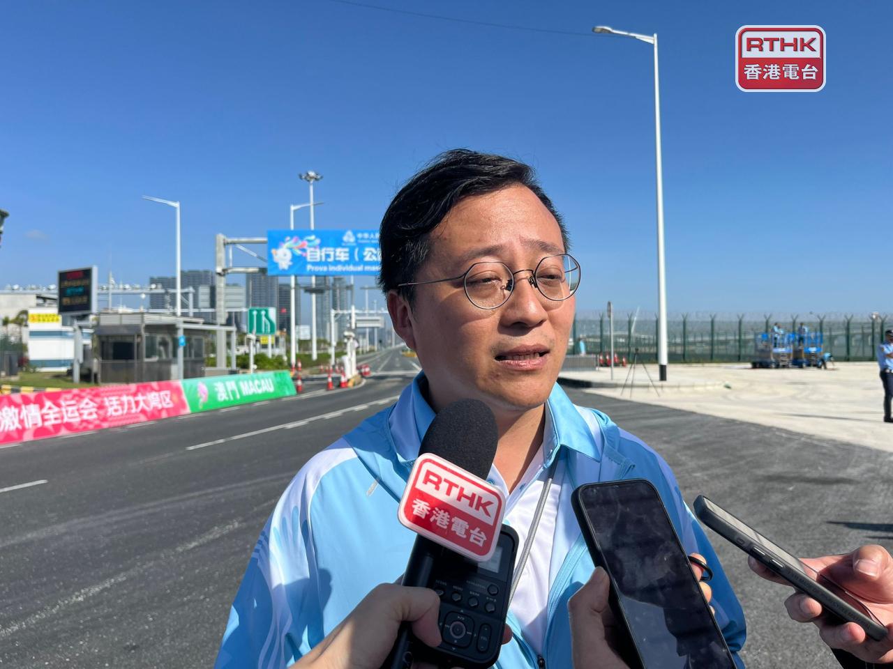 澳門單車總會秘書陳桂舜形容，賽事其中一段在家門熟悉路段比賽，可以鼓勵澳門單車手更有信心參加更高水平賽事。（鄭月明攝）