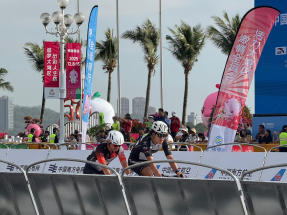 十五運會｜自行車公路賽男子個人賽吸引大批民眾夾道觀賞