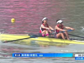 SAR duo show clean strokes to make women's final