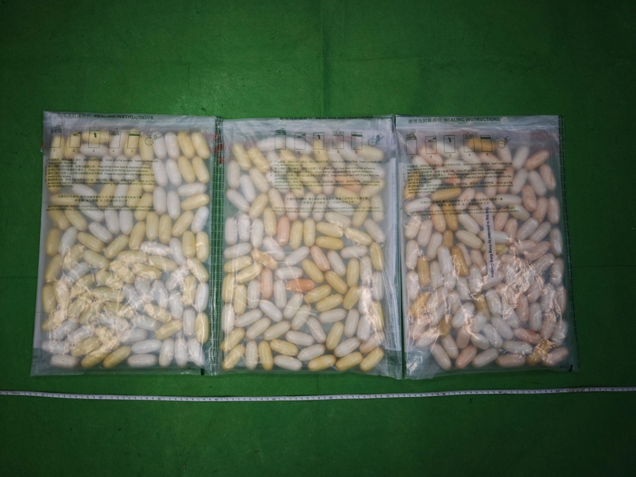 海關檢獲約5.8公斤懷疑可卡因，估計市值約360萬元。（政府新聞處）