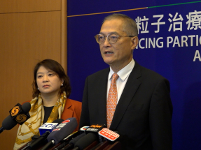 盧寵茂強調，收費不是為增加收入。（張連登攝）