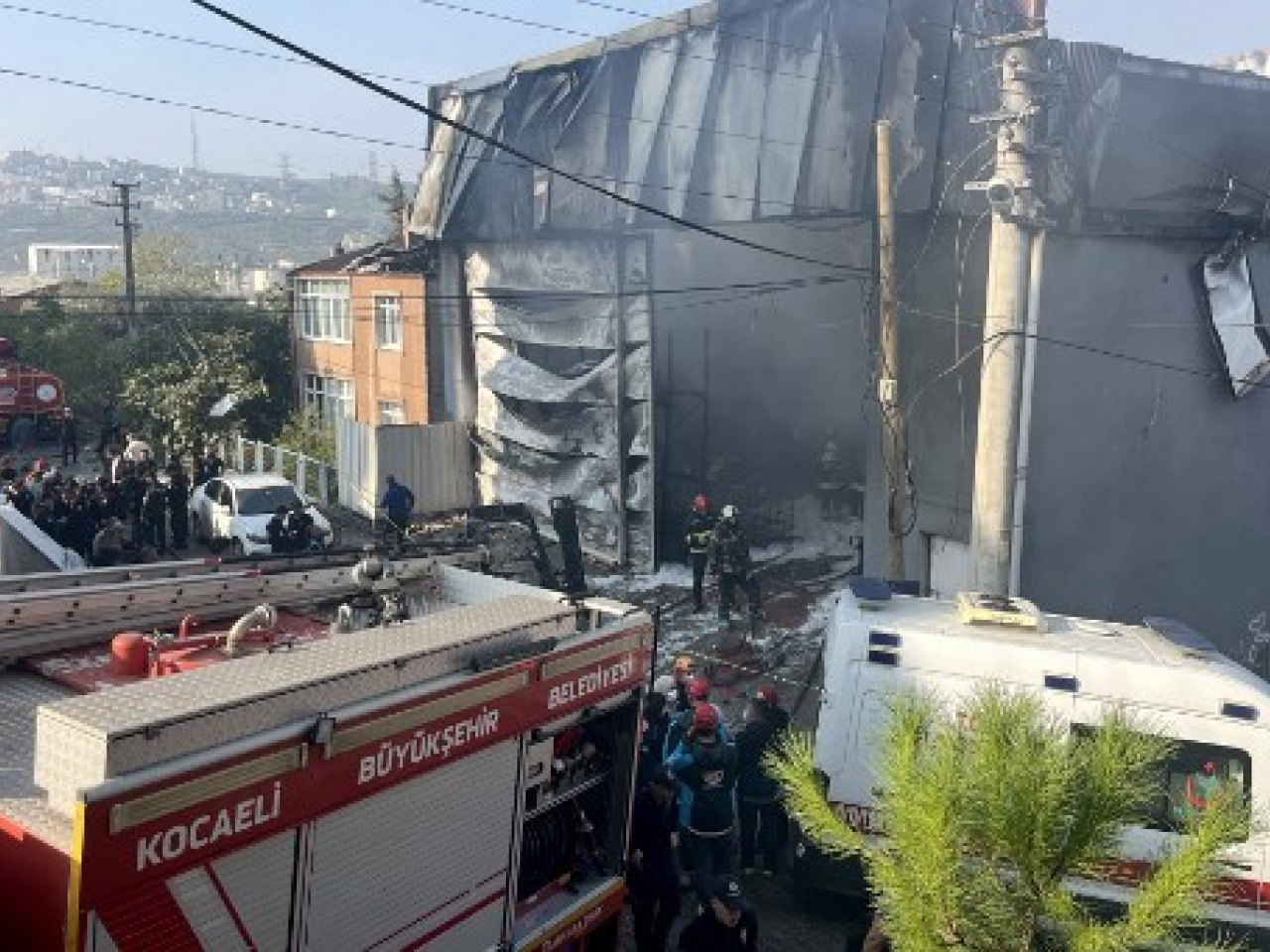 土耳其一個香水倉庫起火，造成6死5傷。（法新社）