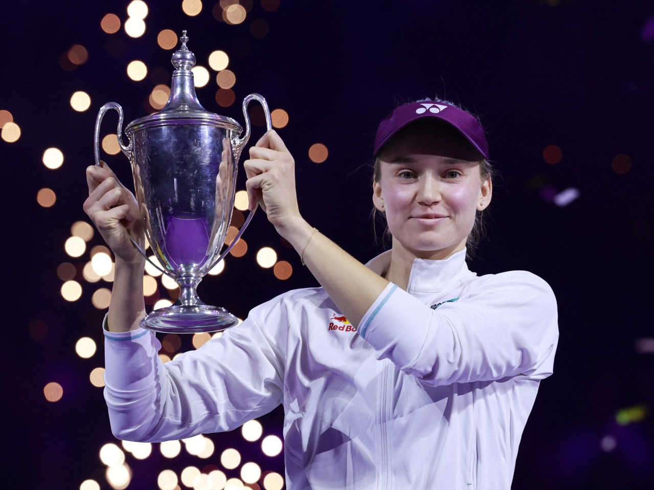 Kazakhstan's Elena Rybakina defeated Belarus' Aryna Sabalenka to win the Women's WTA Finals. Photo: Reuters.