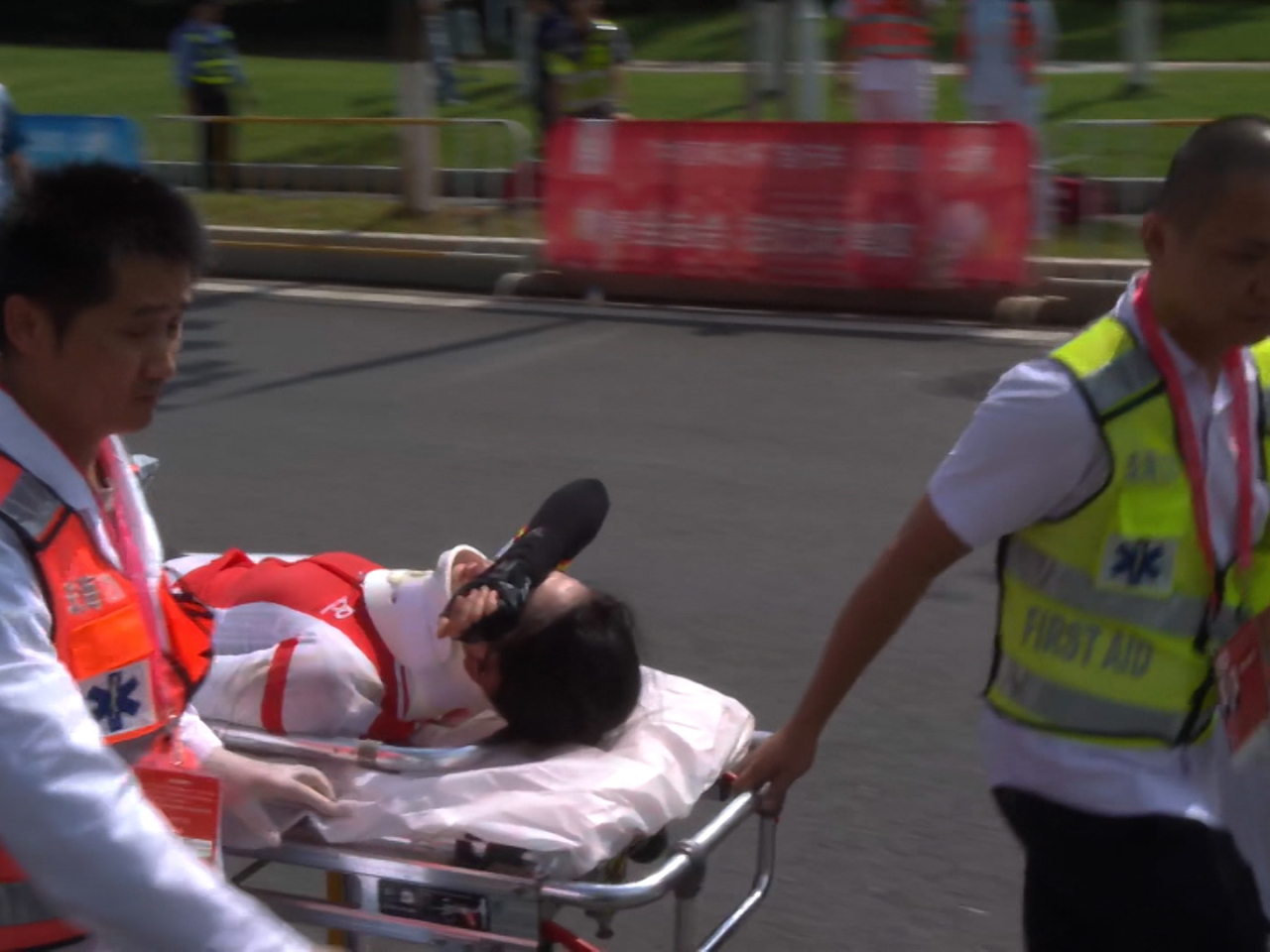 最少兩名車手賽事期間發生意外。（POOL）