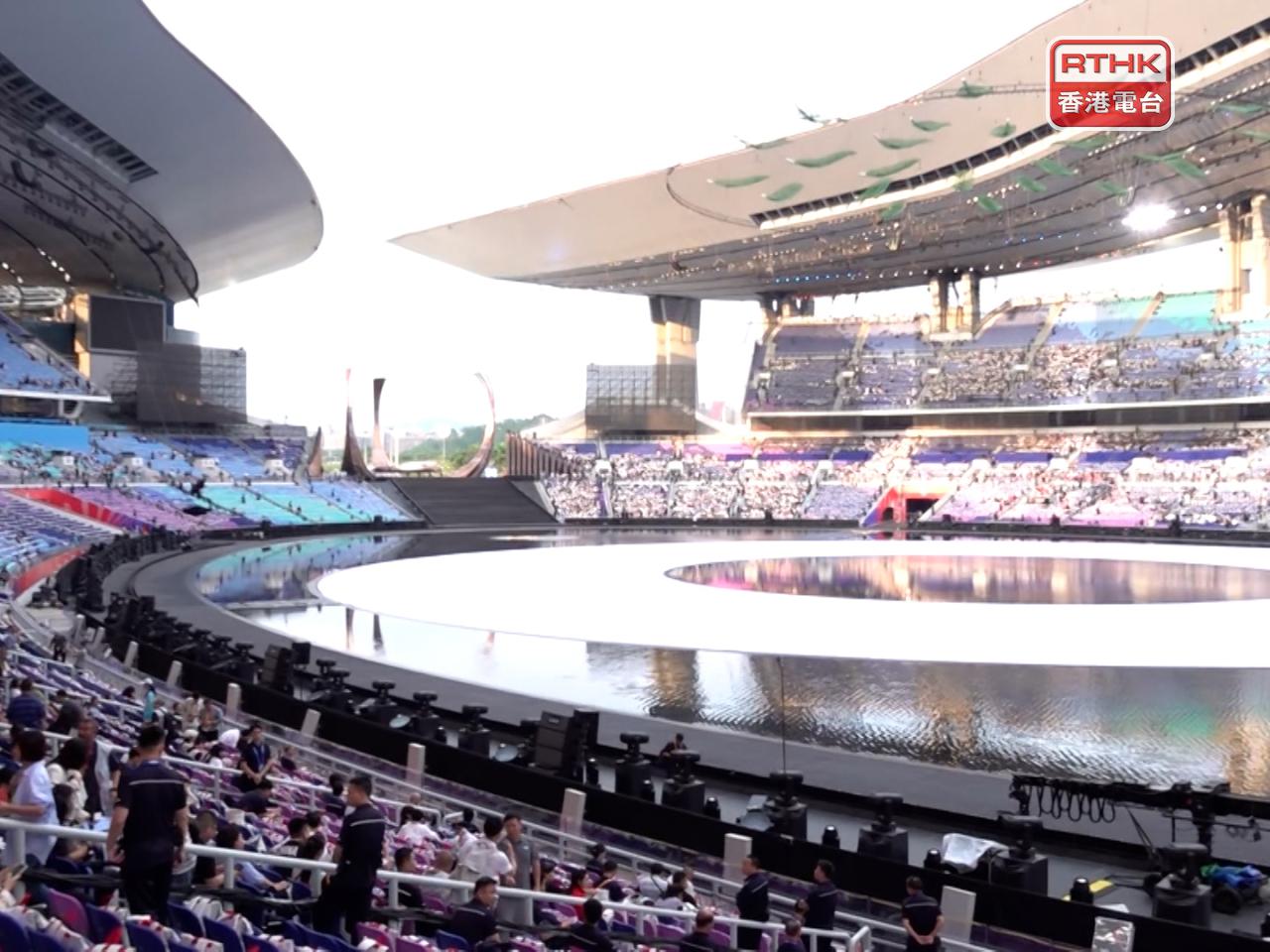 十五運會開幕式將於今晚在廣州的廣東奧林匹克體育中心舉行，國家主席習近平將會出席並宣布運動會開幕，儀式將會融入粵港澳三地文化特色。