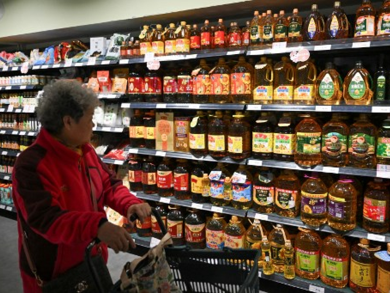The increase in CPI is attributed to policies boosting domestic demand as well as the positive impact of the National Day and Mid-Autumn Festival holiday period. File photo: AFP
