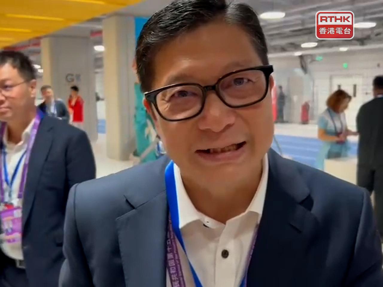 鄧炳強說非常期待開幕式，認為肯定好精彩。（陳韋丞攝）