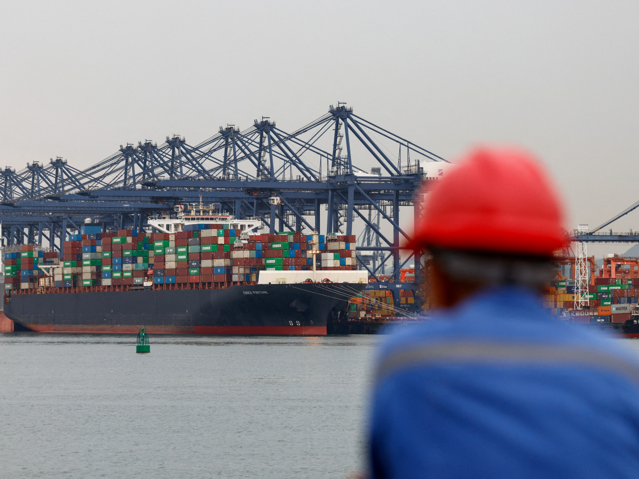 The mutual suspension of fees on ships owned or operated by owners in both China and the United States came into effect at 1.01pm on Monday. File photo: Reuters