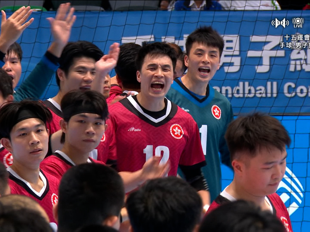 香港手球隊作出很多準備，包括有隊員辭職或停薪留職備戰。