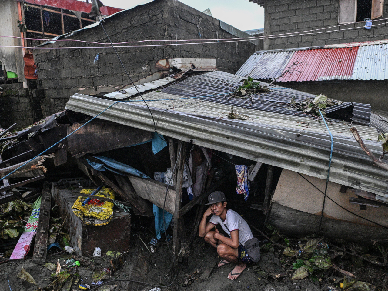 鳳凰吹襲菲律賓期間造成嚴重災情。（路透社）