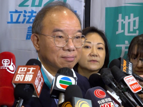 立法會選舉｜新界西南地方選區論壇　曾國衞稱入場市民非常踴躍