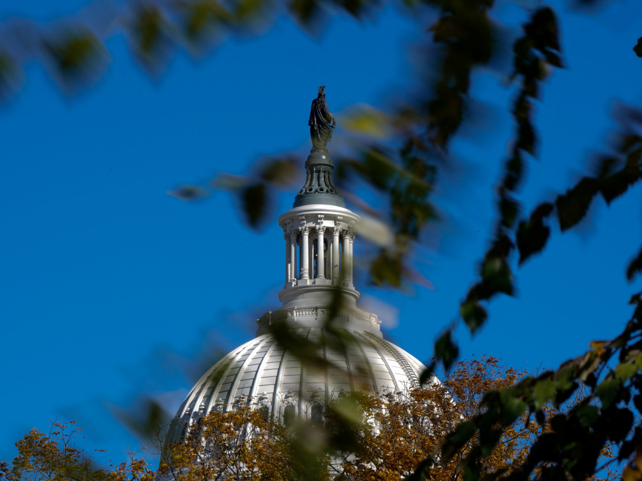 美國國會參議院投票通過臨時撥款法案，為結束聯邦政府停擺邁出關鍵一步。（路透社）