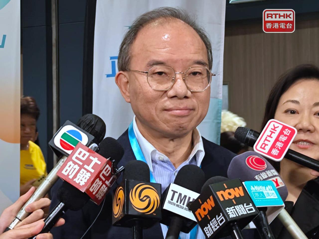 曾國衞表示，頭兩場論壇安排理想，充分展示候選人政綱以及對不同議題的看法等，達致預期效果。（陳易安攝）