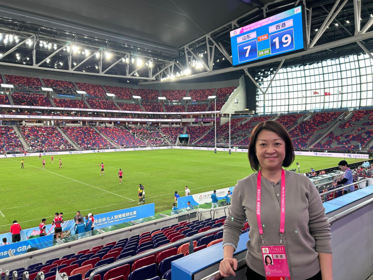 李頌恩下午到場觀賞賽事，並視察場館附近的交通運輸部署。（運輸署社交網站）