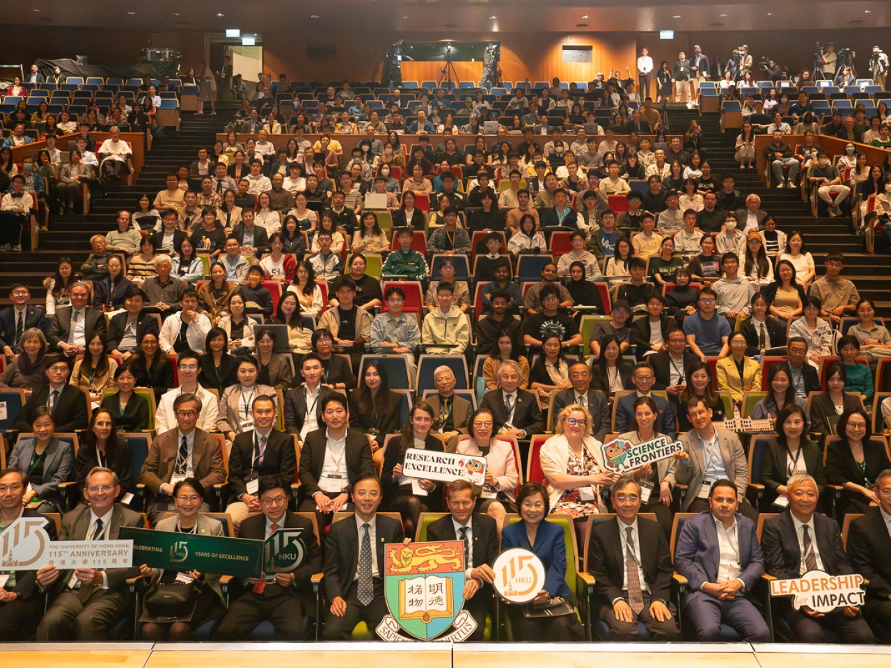 About 800 people turned up for Krausz's inaugural lecture at HKU on November 7. Photo courtesy of the University of Hong Kong